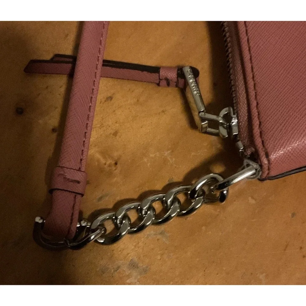 Calvin Klein‎ Cross Body Pink/Rose Purse With Chain On Strap